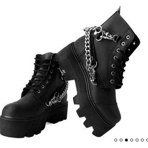 T.U.K. Black 7-Eye Chain & Strap Dino Lug Boot. US Mens 3 / Womens 5